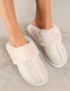  Papuci bej slip-on decorați cu blăniță și cusături Almane