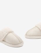  Papuci bej slip-on decorați cu blăniță și cusături Almane