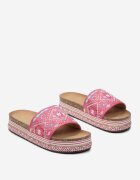  Papuci Fucsia Boho pe platformă joasă decorați cu împletitură și strasuri Giratsa