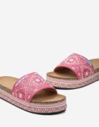  Papuci Fucsia Boho pe platformă joasă decorați cu împletitură și strasuri Giratsa