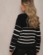  Pulover Negru-Alb din viscoză din material elastic cu dungi Nevenaia