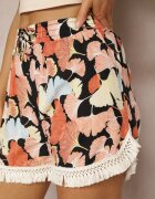 r&f fashion Pantaloni scurți florali roz-bleumarin din viscoză cu franjuri și bandă elastică în talie Cralifea