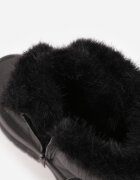 renda Ghete clasice de iarnă căptușite cu talpă cu profil decorate cu blană artificială Rosteka Negri