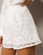 retro & icone Pantaloni scurți Albi Din dantelă High Waist Până la genunchi Leporiana