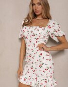 retro & icone Rochie Albă Decorată cu Imprimeu de Cireșe și Încrețituri Halethra