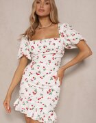retro & icone Rochie Albă Decorată cu Imprimeu de Cireșe și Încrețituri Halethra