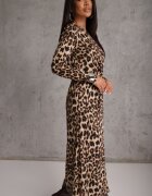 retro & icone Rochie Bej închis cu imprimeu leopard împodobită cu fentă și drapaj în talie Saliaris