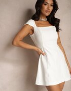 retro & icone Rochie Cambrată Albă cu Decolteu Pătrat Borreti