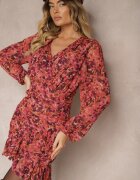 retro & icone Rochie Florală Roșie cu croială ajustată decorată cu volane și încrețituri Mirilira