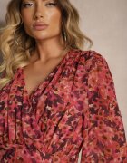 retro & icone Rochie Florală Roșie cu croială ajustată decorată cu volane și încrețituri Mirilira