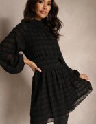 retro & icone Rochie Neagră Cloș cu guler înalt și elastic în talie Decorată cu fir metalic Vencira