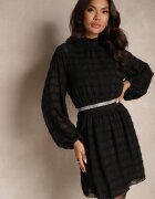 retro & icone Rochie Neagră Cloș cu guler înalt și elastic în talie Decorată cu fir metalic Vencira