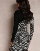retro & icone Rochie Negru-Albă Tricotată cu Model Geometric cu Decolteu Petrecut Qurrat
