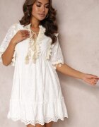  Rochie Albă din bumbac Boho cu broderie și șnururi Ladora