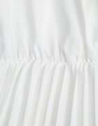  Rochie albă midi cu croială evazată cu decolteu petrecut și pliuri Axanntia