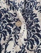  Rochie bleumarin-bej din bumbac cu croi evazat finisată cu volan Niloa