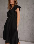  Rochie midi neagră cu croială evazată cu decolteu petrecut și pliuri Axanntia