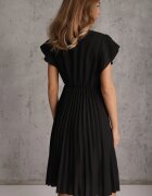  Rochie midi neagră cu croială evazată cu decolteu petrecut și pliuri Axanntia