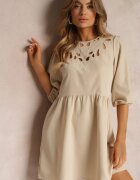  Rochie Mini Bej cu Decolteu Ajurat și Mânecă 3/4 Aphromia