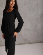  Rochie Neagră de cocktail cu decolteu pătrat și fusta tip plic Felinala