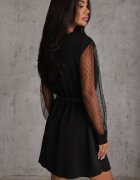 Rochie Neagră Tip Cutie cu Mâneci din Plasă și Curea Elegantă Dannielis
