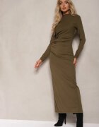  Rochie Verde închis cu croială mulată cu drapaje și șliț Galariel