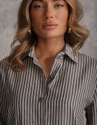romee's Cămașă Neagră din Bumbac cu Dungi cu nasturi decorați Mirasea