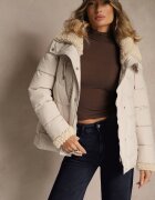 romee's Geacă bej închis cu cusături matlasate și glugă decorată cu blană Olevesa