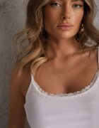 romee's Top alb de lenjerie din bumbac cu dantelă cu bretele reglabile Beralisse