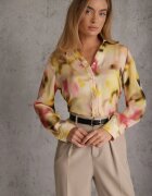 rosa Cămașă Modelată Galbenă cu nasturi și mâneci lungi cu manșete Skadi