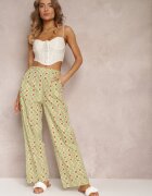 rosa Pantaloni largi verde deschis cu imprimeu fantezie din bumbac bella