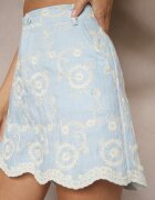 rosa Pantaloni scurți largi albastru deschis din bumbac decorate cu broderie florală Norriz