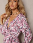 rosa Rochie Alb-Roșie din Viscoză cu Decolteu Triunghiular și Elastic în Talie cu Centură din Material Funella