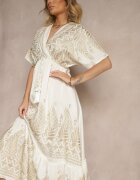 rosa Rochie Albă Din Viscoză Boho Cu Croială Petrecută Cu Broderie Metalică Redeselle