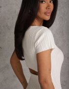 rosa Rochie Bodycon Albă cu Decolteu Pătrat și Decupaj Decorativ la Spate Scriptos