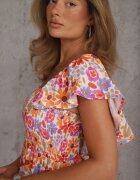 rosa Rochie de vară din viscoză cu model floral decorată cu volane Ompeda Roșie
