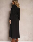 rosa Rochie Maxi Neagră cu croială lejeră cu nasturi și o curea cu cataramă metalică Ferian