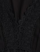 rosa Rochie Neagră Evazată cu Volan și Dantelă Kiaya