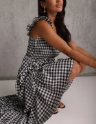 rosa Rochie Netitia Neagră