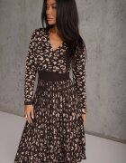 rosa Rochie petrecută cu imprimeu leopard cu vâscoză și curea Aneelde Maro