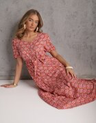 rosa Rochie Roz Amarhotis