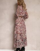 rosa Rochie Rozalie Hellanassa