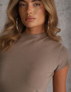 rosse line T-shirt minimalist din vâscoză cu guler tip tunică Osessa Bej