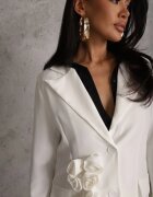  Sacou Rochie Albă cu Aplicații 3D în formă de Flori și Închidere cu nasturi Lorira