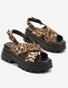  Sandale leopard cu nituri pe platformă embosată cu închidere cu cataramă Gonandra