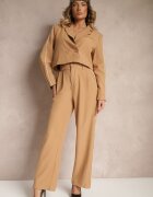  Set costum bej cu lampas Sacou scurt și Pantaloni largi cu pense Lorenda