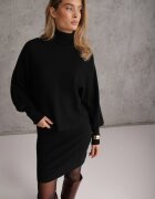  Set Negru din Tricot cu Nervuri Maletă cu Mâneci Bufante și Rochie cu Bretele Belianora