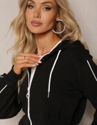 Set negru în stil sportiv cu bluză scurtă și fustă creion Priggida