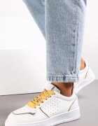  Sneakers Albe-Aurii cu Șireturi Colorate și Inserții Metalice Lania
