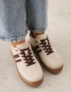  Sneakers pe platformă din cauciuc embosat decorate cu barete Naifeh Bej